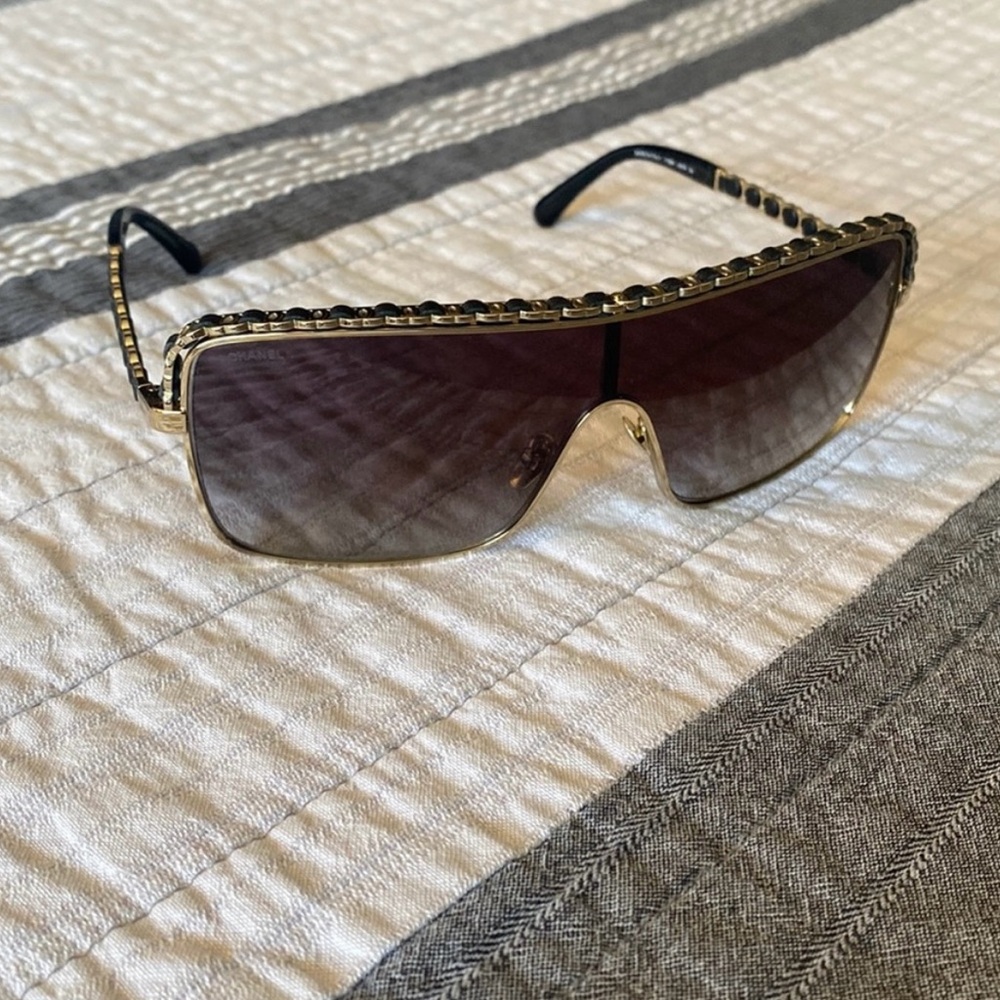 Chanel Stylish Gold and Black Women's Sunglasses